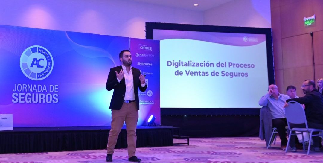 Mariano Padrón en Jornada de Seguros A+C Mariano Padrón en Jornada de Seguros A+C